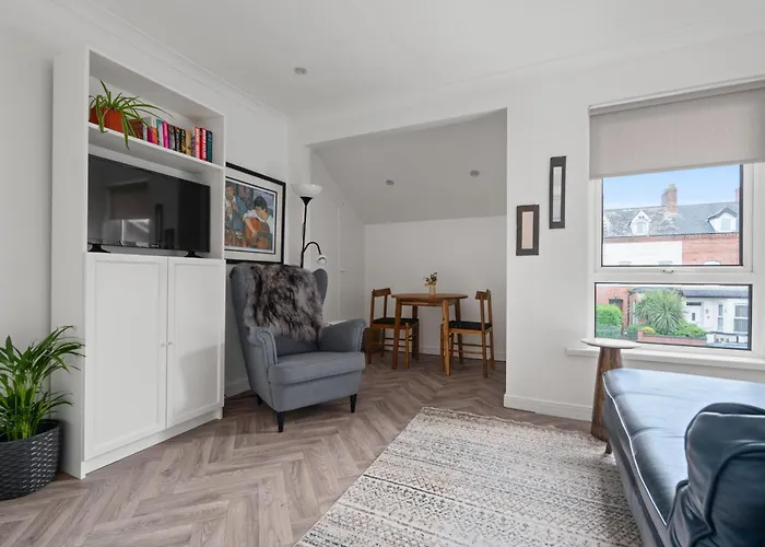 Belmont Apartment